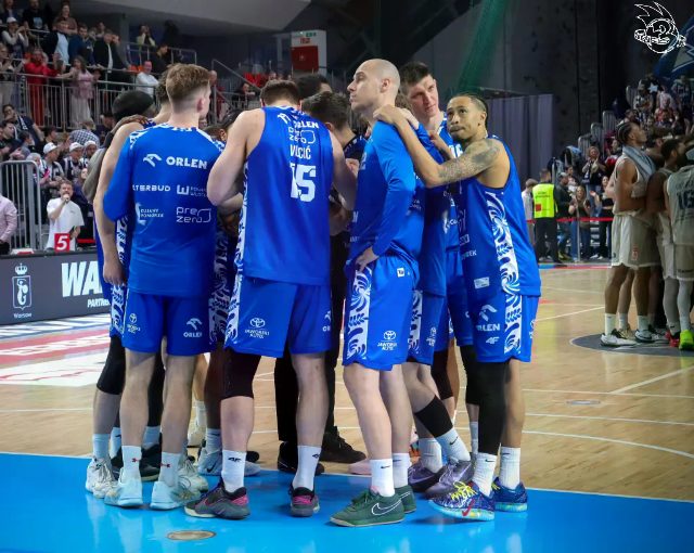 Galeria zdjęć 29 kolejki OBL Dziki Warszawa-Anwil Włocławek — zdjęcie 202