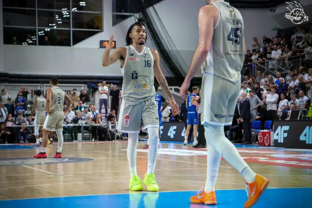 Galeria zdjęć 29 kolejki OBL Dziki Warszawa-Anwil Włocławek — zdjęcie 192
