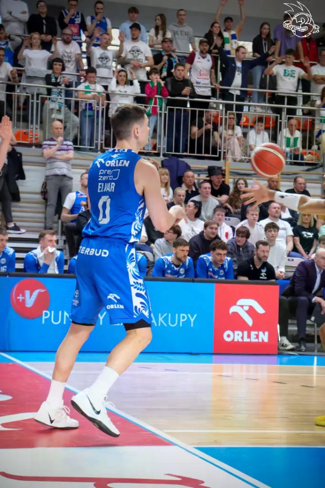 Galeria zdjęć 29 kolejki OBL Dziki Warszawa-Anwil Włocławek — zdjęcie 81