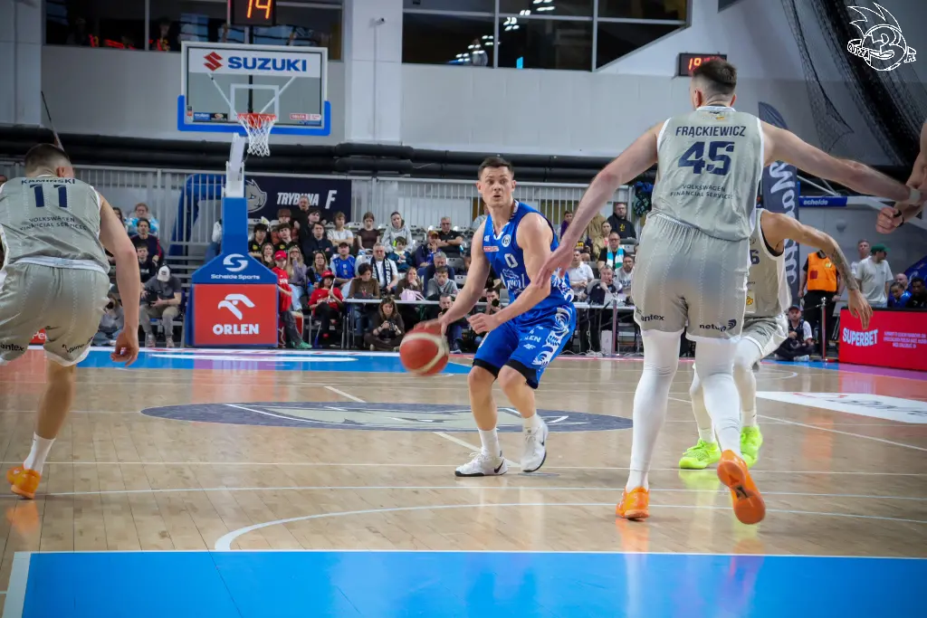 Galeria zdjęć 29 kolejki OBL Dziki Warszawa-Anwil Włocławek — zdjęcie 175