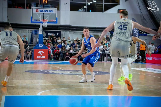 Galeria zdjęć 29 kolejki OBL Dziki Warszawa-Anwil Włocławek — zdjęcie 175