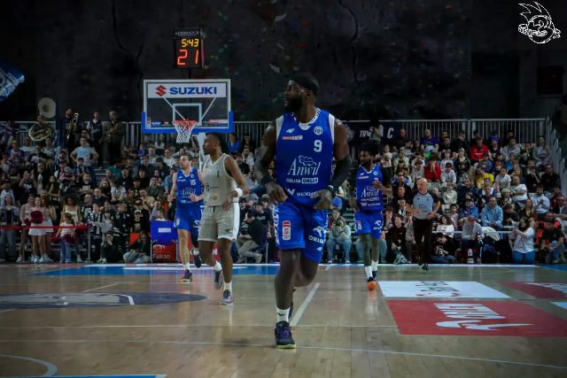 Galeria zdjęć 29 kolejki OBL Dziki Warszawa-Anwil Włocławek — zdjęcie 98