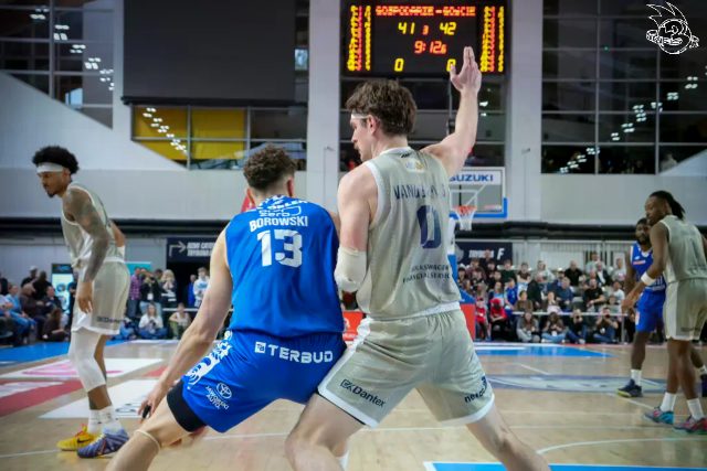 Galeria zdjęć 29 kolejki OBL Dziki Warszawa-Anwil Włocławek — zdjęcie 124