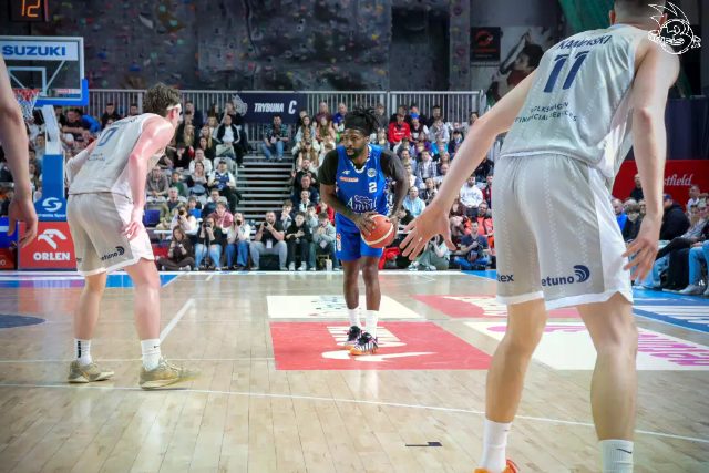 Galeria zdjęć 29 kolejki OBL Dziki Warszawa-Anwil Włocławek — zdjęcie 66
