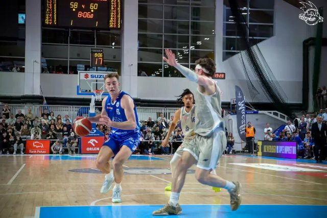 Galeria zdjęć 29 kolejki OBL Dziki Warszawa-Anwil Włocławek — zdjęcie 172