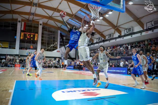 Galeria zdjęć 29 kolejki OBL Dziki Warszawa-Anwil Włocławek — zdjęcie 201