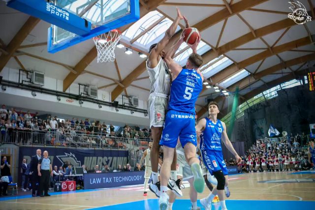 Galeria zdjęć 29 kolejki OBL Dziki Warszawa-Anwil Włocławek — zdjęcie 105