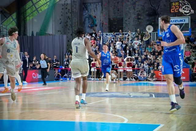 Galeria zdjęć 29 kolejki OBL Dziki Warszawa-Anwil Włocławek — zdjęcie 50