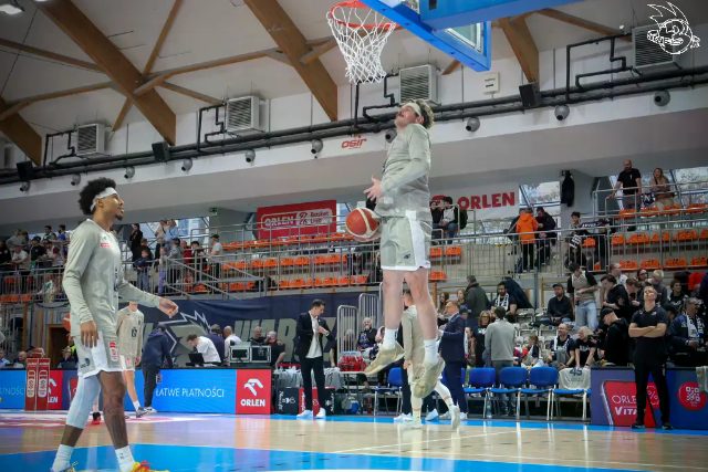Galeria zdjęć 29 kolejki OBL Dziki Warszawa-Anwil Włocławek — zdjęcie 22
