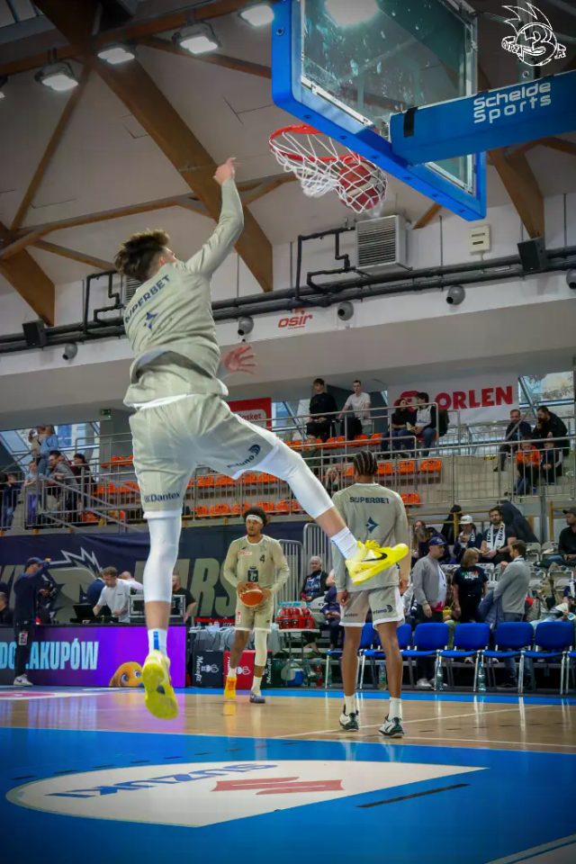 Galeria zdjęć 29 kolejki OBL Dziki Warszawa-Anwil Włocławek — zdjęcie 19