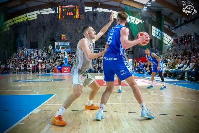Galeria zdjęć 29 kolejki OBL Dziki Warszawa-Anwil Włocławek — zdjęcie 61