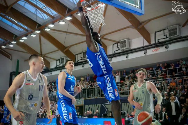 Galeria zdjęć 29 kolejki OBL Dziki Warszawa-Anwil Włocławek — zdjęcie 157