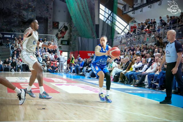 Galeria zdjęć 29 kolejki OBL Dziki Warszawa-Anwil Włocławek — zdjęcie 60