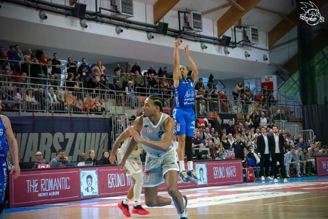 Galeria zdjęć 29 kolejki OBL Dziki Warszawa-Anwil Włocławek — zdjęcie 111
