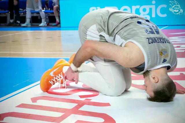 Galeria zdjęć 29 kolejki OBL Dziki Warszawa-Anwil Włocławek — zdjęcie 136