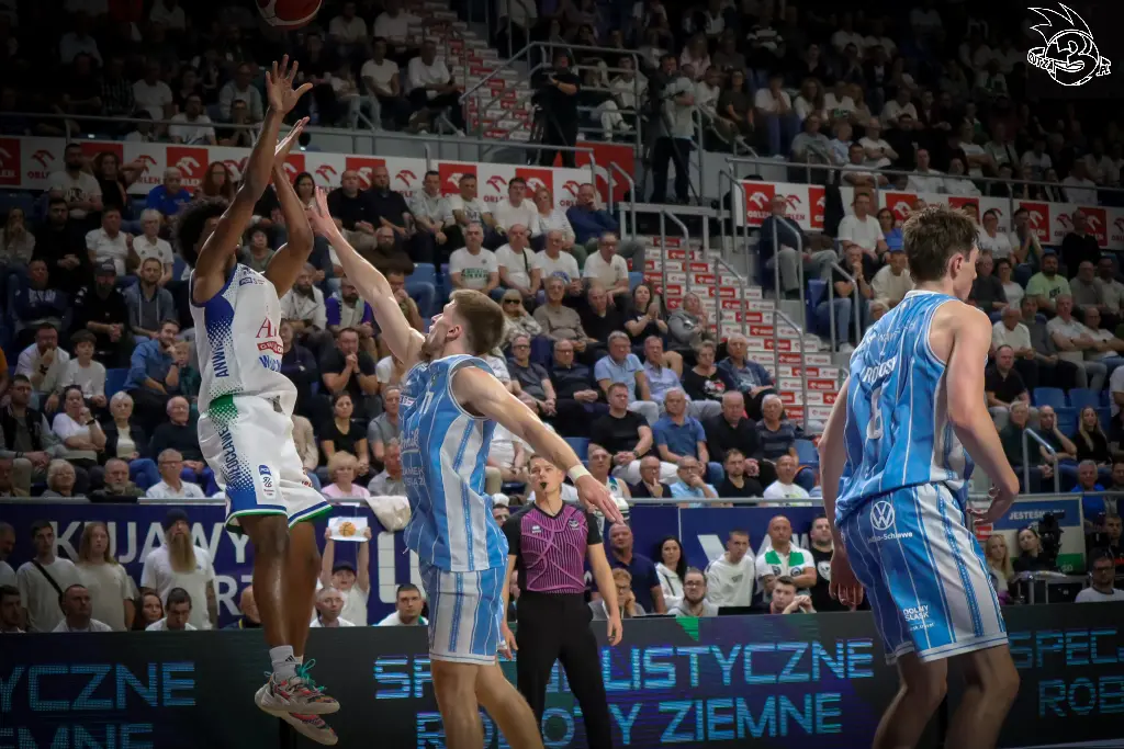 Galeria zdjęć 1 kolejki PGE Basket Ligi Anwil Włocławek-Górnik Zamek Książ — zdjęcie 184
