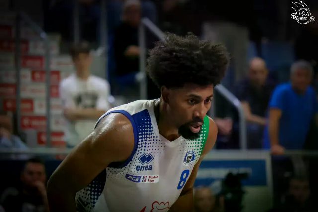 Galeria zdjęć 1 kolejki PGE Basket Ligi Anwil Włocławek-Górnik Zamek Książ — zdjęcie 205
