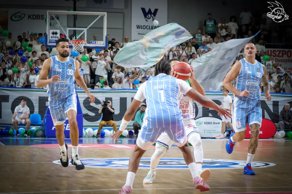 Galeria zdjęć 1 kolejki PGE Basket Ligi Anwil Włocławek-Górnik Zamek Książ — zdjęcie 42