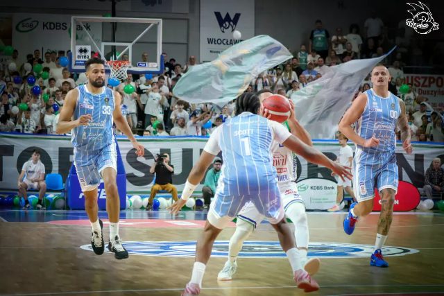 Galeria zdjęć 1 kolejki PGE Basket Ligi Anwil Włocławek-Górnik Zamek Książ — zdjęcie 42