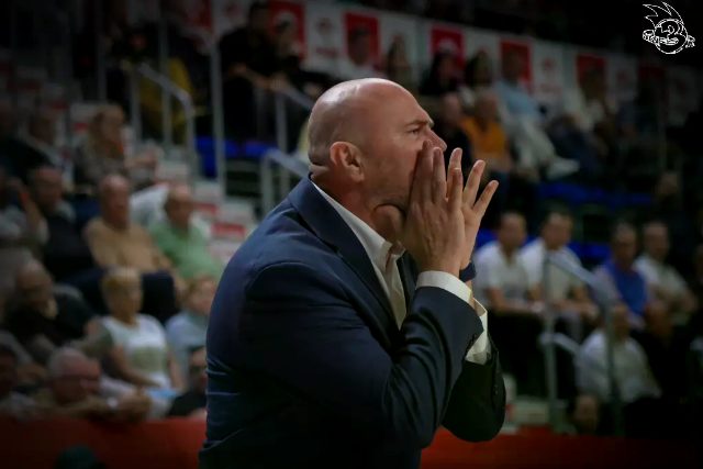 Galeria zdjęć 1 kolejki PGE Basket Ligi Anwil Włocławek-Górnik Zamek Książ — zdjęcie 88