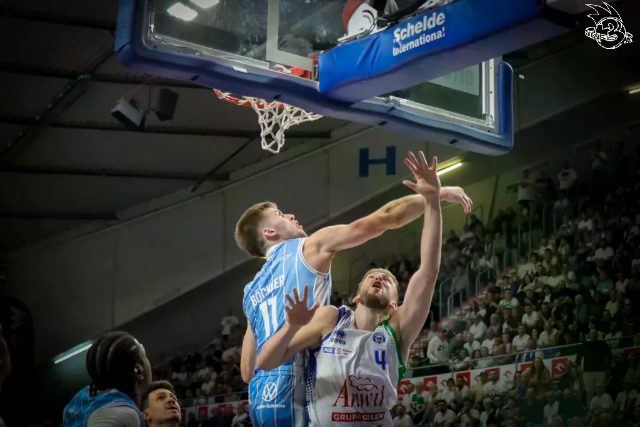 Galeria zdjęć 1 kolejki PGE Basket Ligi Anwil Włocławek-Górnik Zamek Książ — zdjęcie 56