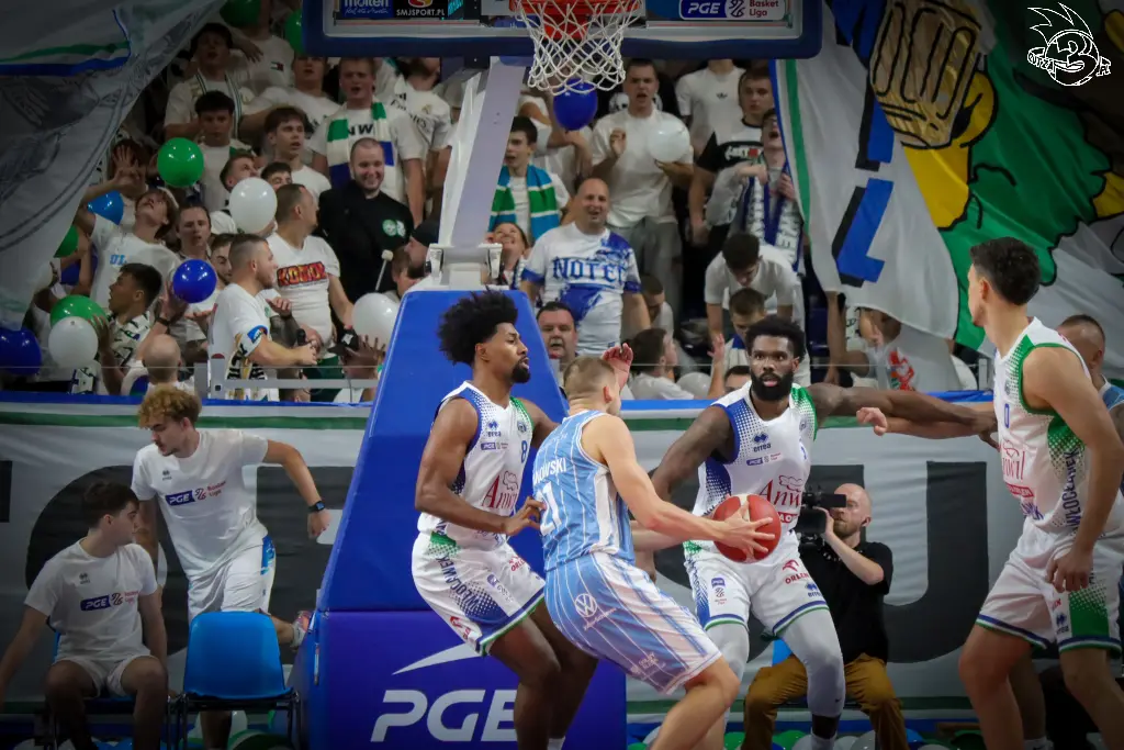 Galeria zdjęć 1 kolejki PGE Basket Ligi Anwil Włocławek-Górnik Zamek Książ — zdjęcie 44
