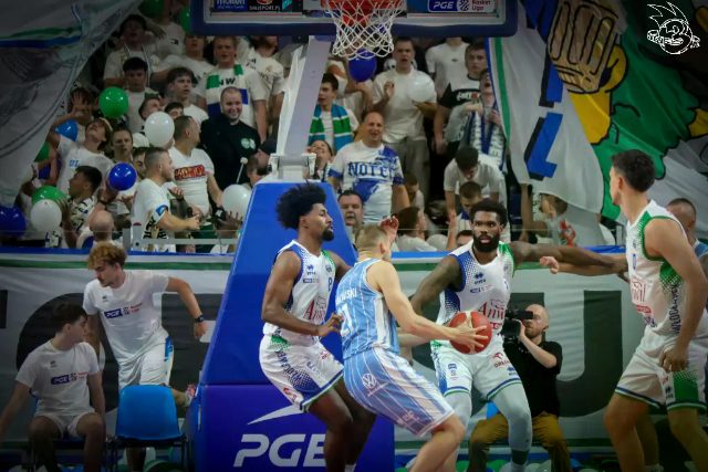 Galeria zdjęć 1 kolejki PGE Basket Ligi Anwil Włocławek-Górnik Zamek Książ — zdjęcie 44
