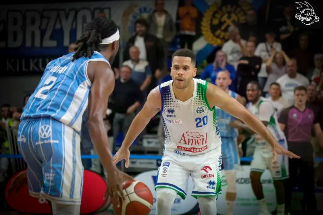 Galeria zdjęć 1 kolejki PGE Basket Ligi Anwil Włocławek-Górnik Zamek Książ — zdjęcie 196