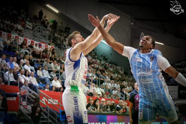 Galeria zdjęć 1 kolejki PGE Basket Ligi Anwil Włocławek-Górnik Zamek Książ — zdjęcie 67