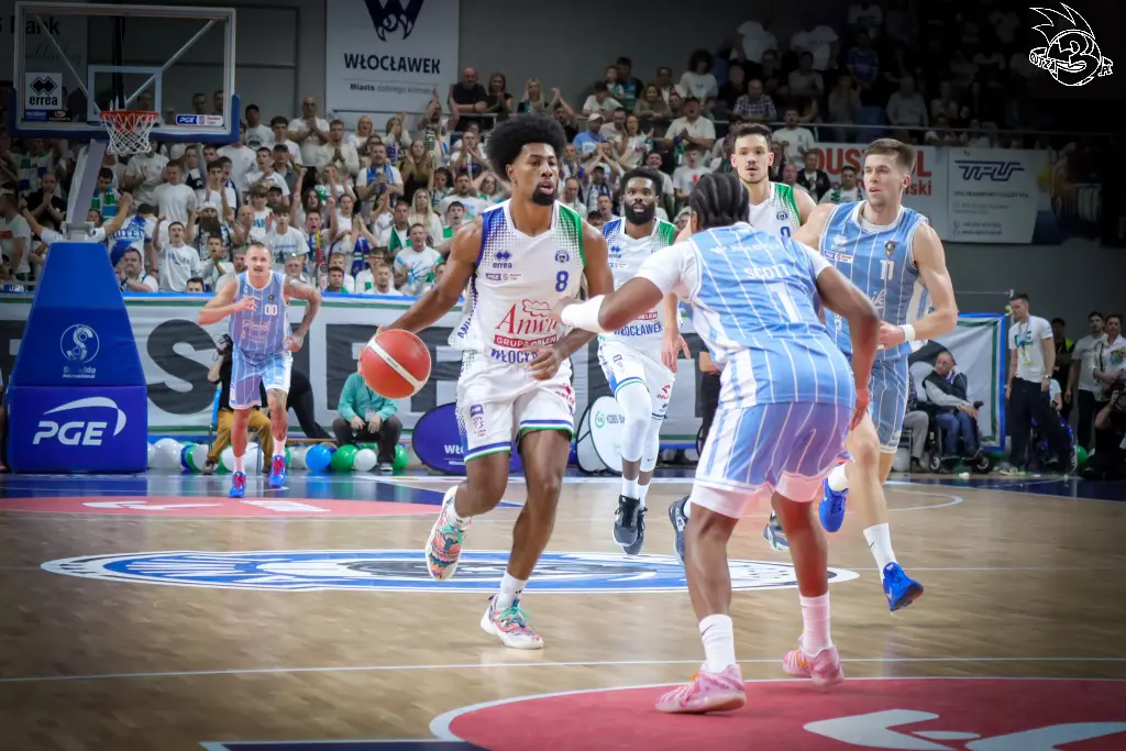 Galeria zdjęć 1 kolejki PGE Basket Ligi Anwil Włocławek-Górnik Zamek Książ — zdjęcie 54