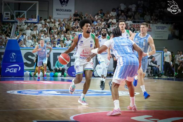 Galeria zdjęć 1 kolejki PGE Basket Ligi Anwil Włocławek-Górnik Zamek Książ — zdjęcie 54