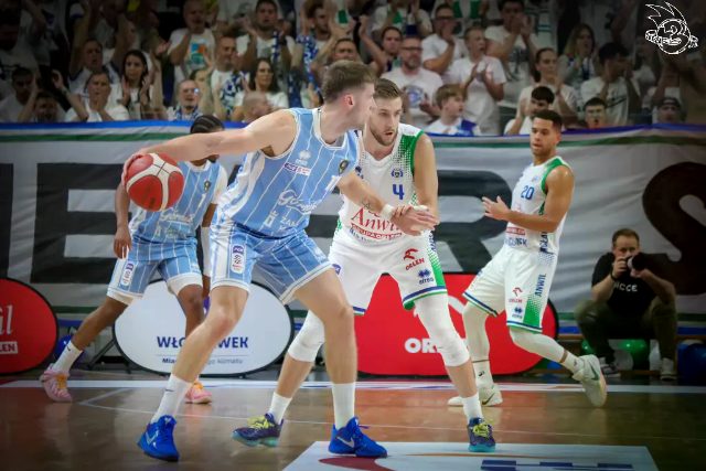 Galeria zdjęć 1 kolejki PGE Basket Ligi Anwil Włocławek-Górnik Zamek Książ — zdjęcie 61