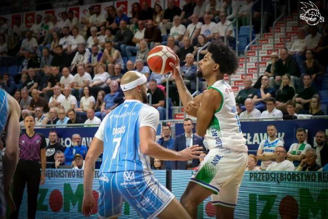 Galeria zdjęć 1 kolejki PGE Basket Ligi Anwil Włocławek-Górnik Zamek Książ — zdjęcie 115