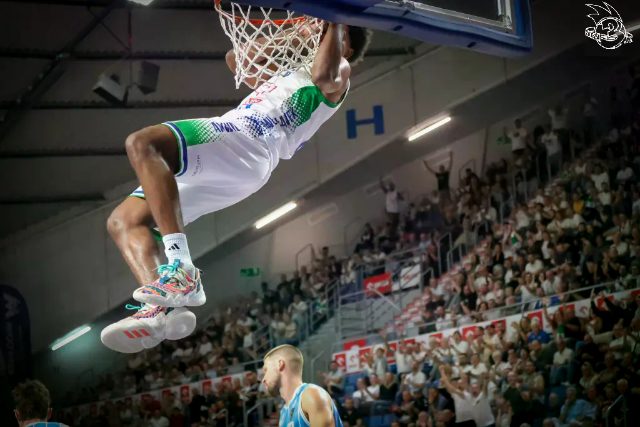 Galeria zdjęć 1 kolejki PGE Basket Ligi Anwil Włocławek-Górnik Zamek Książ — zdjęcie 129