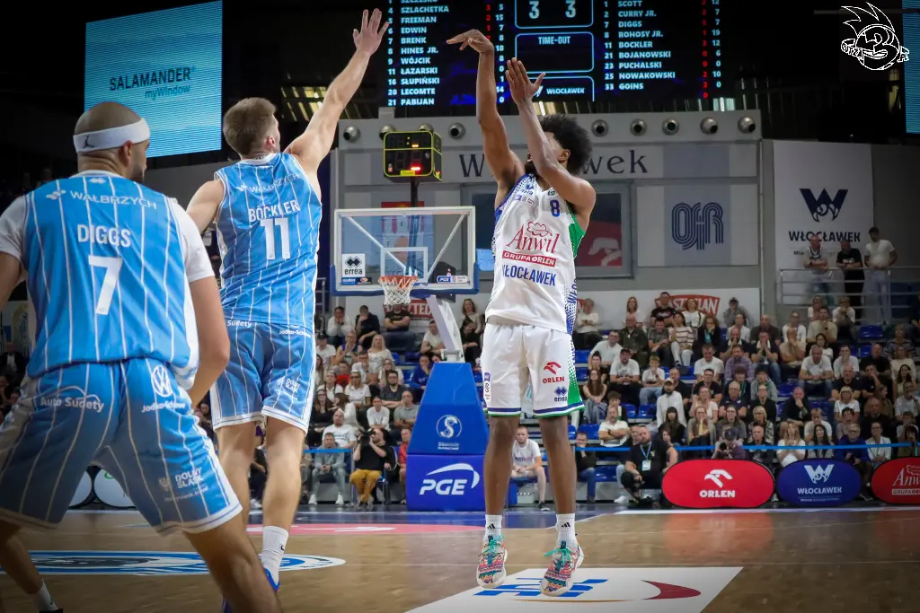 Galeria zdjęć 1 kolejki PGE Basket Ligi Anwil Włocławek-Górnik Zamek Książ — zdjęcie 198