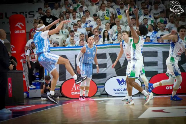 Galeria zdjęć 1 kolejki PGE Basket Ligi Anwil Włocławek-Górnik Zamek Książ — zdjęcie 105