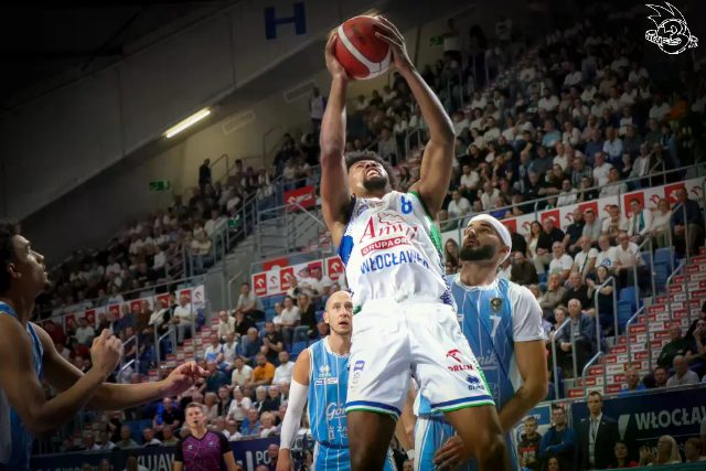Galeria zdjęć 1 kolejki PGE Basket Ligi Anwil Włocławek-Górnik Zamek Książ — zdjęcie 110