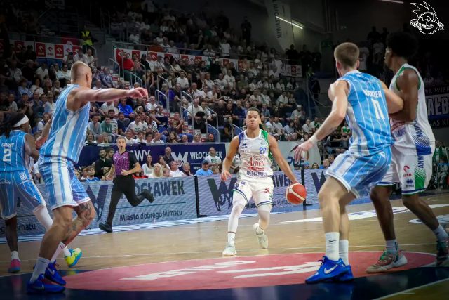 Galeria zdjęć 1 kolejki PGE Basket Ligi Anwil Włocławek-Górnik Zamek Książ — zdjęcie 188