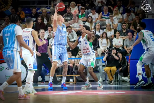 Galeria zdjęć 1 kolejki PGE Basket Ligi Anwil Włocławek-Górnik Zamek Książ — zdjęcie 153
