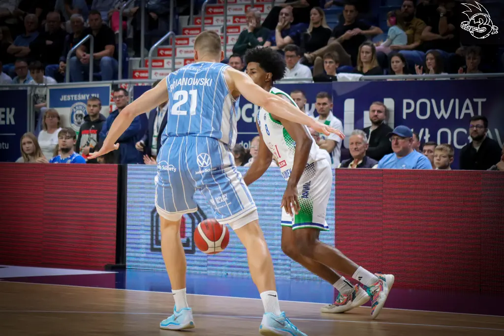 Galeria zdjęć 1 kolejki PGE Basket Ligi Anwil Włocławek-Górnik Zamek Książ — zdjęcie 68