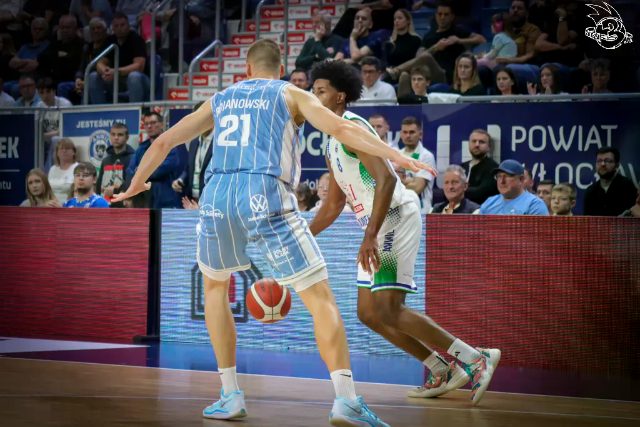 Galeria zdjęć 1 kolejki PGE Basket Ligi Anwil Włocławek-Górnik Zamek Książ — zdjęcie 68