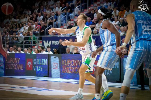 Galeria zdjęć 1 kolejki PGE Basket Ligi Anwil Włocławek-Górnik Zamek Książ — zdjęcie 102