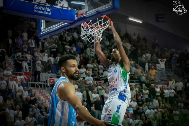 Galeria zdjęć 1 kolejki PGE Basket Ligi Anwil Włocławek-Górnik Zamek Książ — zdjęcie 191