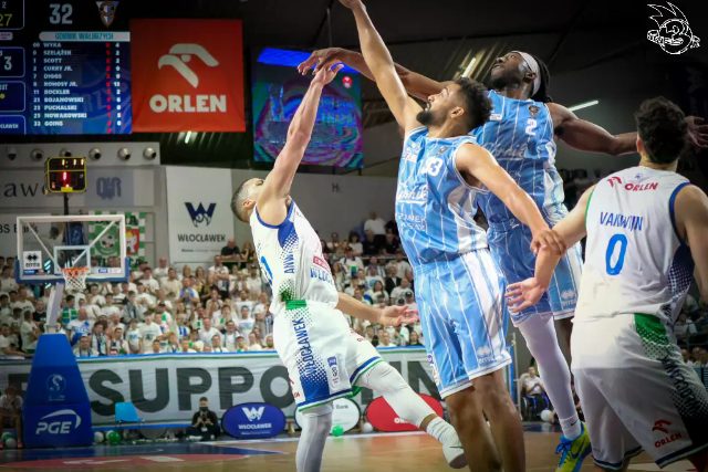 Galeria zdjęć 1 kolejki PGE Basket Ligi Anwil Włocławek-Górnik Zamek Książ — zdjęcie 137