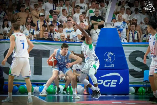 Galeria zdjęć 1 kolejki PGE Basket Ligi Anwil Włocławek-Górnik Zamek Książ — zdjęcie 130