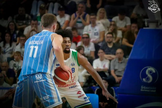 Galeria zdjęć 1 kolejki PGE Basket Ligi Anwil Włocławek-Górnik Zamek Książ — zdjęcie 183