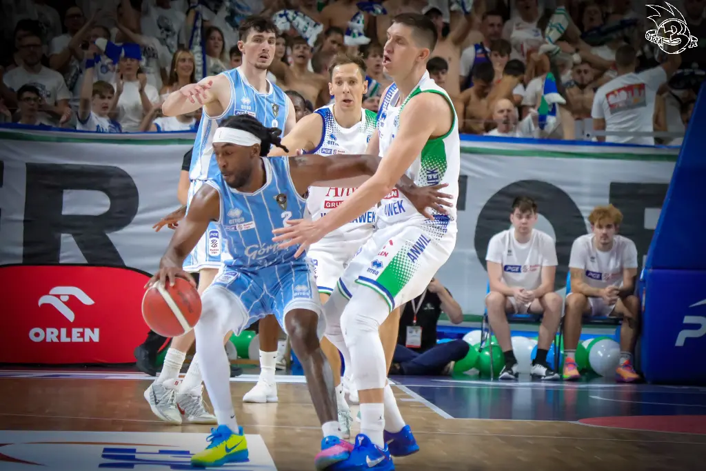 Galeria zdjęć 1 kolejki PGE Basket Ligi Anwil Włocławek-Górnik Zamek Książ — zdjęcie 111