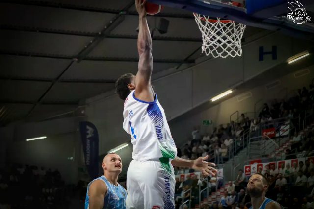 Galeria zdjęć 1 kolejki PGE Basket Ligi Anwil Włocławek-Górnik Zamek Książ — zdjęcie 51