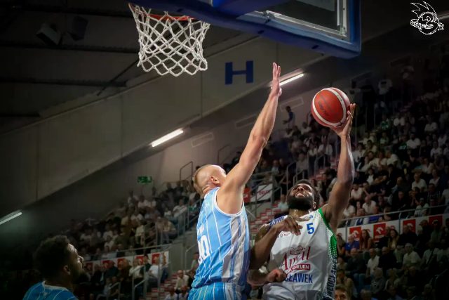 Galeria zdjęć 1 kolejki PGE Basket Ligi Anwil Włocławek-Górnik Zamek Książ — zdjęcie 74