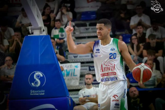 Galeria zdjęć 1 kolejki PGE Basket Ligi Anwil Włocławek-Górnik Zamek Książ — zdjęcie 186